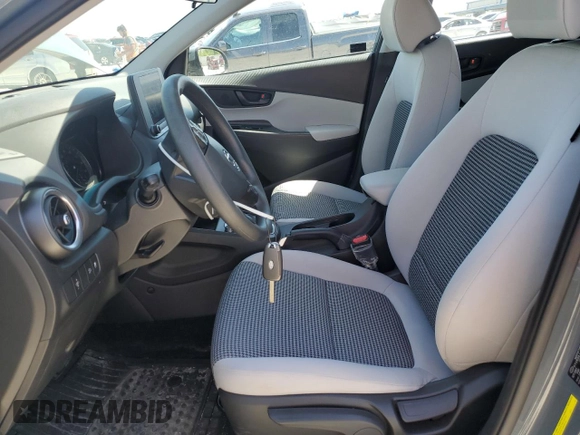 2022 Hyundai Kona SE z VIN KM8K2CAB7NU846383, wystawiony jako Copart lot #57091525 z przebiegiem 39 959 mil mil oraz Nie do naprawy • Non repairable. Historia ofert i sprzedaży dostępna na DreamBid. Obrazek 7.