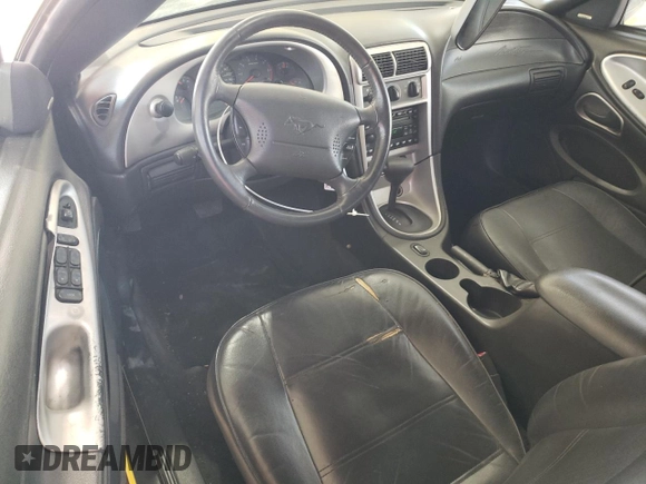 2003 Ford Mustang Deluxe z VIN 1FAFP44483F400695, wystawiony jako Copart lot #53449245 z przebiegiem 163 368 mil mil oraz Szkoda całkowita • Salvage title. Historia ofert i sprzedaży dostępna na DreamBid. Obrazek 8.