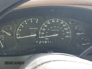 1999 Ford Explorer XLT z VIN 1FMZU32EXXZA93195, wystawiony jako IAAI lot #42830694 z przebiegiem 286 095 mil mil oraz . Historia ofert i sprzedaży dostępna na DreamBid. Obrazek 7.