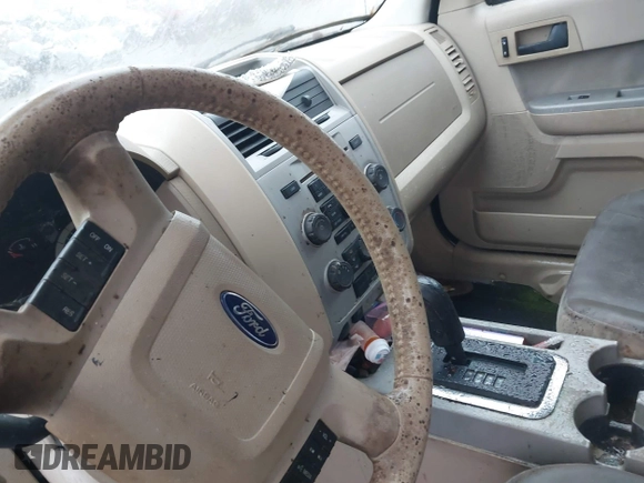 2011 Ford Escape XLT with VIN 1FMCU0D70BKA25265, listed as a IAAI auction lot 41539864 with 1 mi miles. Bid and sale history available at carsss.com. Image 13.