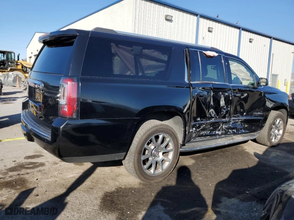 2019 GMC Yukon XL Denali with VIN 1GKS2HKJXKR368518, listed as a Copart auction lot 42833005 with 69,557 mi miles and Salvage Title. Bid and sale history available at carsss.com. Image 3.