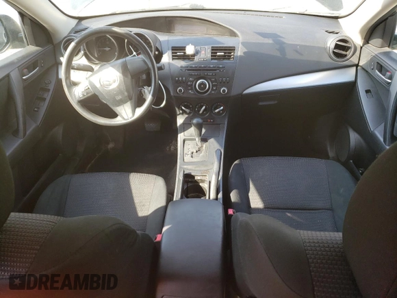 2013 Mazda 3 i SV z VIN JM1BL1TG4D1796203, wystawiony jako Copart lot #56365825 z przebiegiem 190 717 mil mil oraz Szkoda całkowita • Salvage title. Historia ofert i sprzedaży dostępna na DreamBid. Obrazek 8.