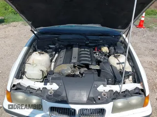 1995 BMW 3 Series с VIN WBABJ5320SJC83061, выставлен на аукционе IAAI как лот 42622969 с пробегом 221 495 миль миль и . История ставок и продаж доступна на DreamBid. Изображение 10.