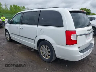 2014 Chrysler Town & Country Touring z VIN 2C4RC1BG0ER255596, wystawiony jako IAAI lot #42351678 z przebiegiem 217 632 mil mil oraz . Historia ofert i sprzedaży dostępna na DreamBid. Obrazek 3.