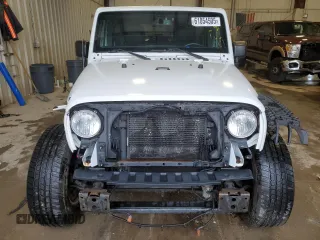 2015 Jeep Wrangler Unlimited Altitude с VIN 1C4HJWEG3FL559879, выставлен на аукционе Copart как лот 61054505 с пробегом 100 123 миль миль и На запчасти • Non repairable. История ставок и продаж доступна на DreamBid. Изображение 5.
