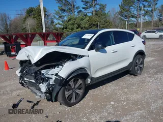 2023 Volvo C40 Plus с VIN YV4ED3GL9P2038589, выставлен на аукционе IAAI как лот 41738904 с пробегом 21 141 миль миль и . История ставок и продаж доступна на DreamBid. Изображение 2.