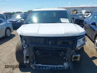2016 Ford Police Interceptor Utility z VIN 1FM5K8AR3GGB43369, wystawiony jako IAAI lot #42209250 z przebiegiem 118 090 mil mil oraz . Historia ofert i sprzedaży dostępna na DreamBid. Obrazek 12.