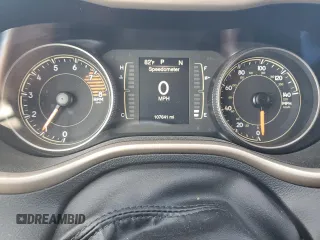 2017 Jeep Cherokee 75th Anniversary Edition z VIN 1C4PJMCS9HW663804, wystawiony jako Copart lot #70679704 z przebiegiem 107 641 mil mil oraz Szkoda całkowita • Salvage title. Historia ofert i sprzedaży dostępna na DreamBid. Obrazek 9.