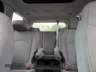 2015 GMC Acadia SLE z VIN 1GKKVPKD1FJ385529, wystawiony jako Copart lot #54758615 z przebiegiem 180 826 mil mil oraz Szkoda całkowita • Salvage title. Historia ofert i sprzedaży dostępna na DreamBid. Obrazek 10.