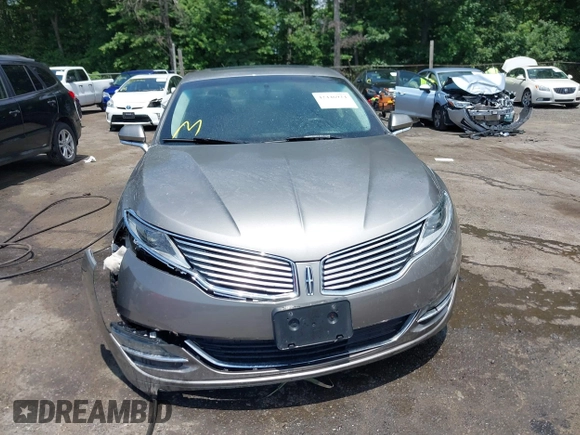 2016 Lincoln MKZ z VIN 3LN6L2J97GR617086, wystawiony jako IAAI lot #42446924 z przebiegiem 107 591 mil mil oraz . Historia ofert i sprzedaży dostępna na DreamBid. Obrazek 12.