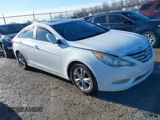 2011 Hyundai Sonata SE with VIN 5NPEC4AC0BH089653, listed as a IAAI auction lot 41820821 with 187,704 mi miles. Bid and sale history available at carsss.com. Image 1.