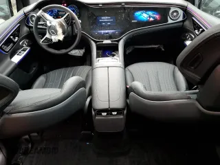 2023 Mercedes-Benz EQE 500 z VIN 4JGGM2CB1PA030538, wystawiony jako Copart lot #53849685 z przebiegiem 8 771 mil mil oraz Szkoda całkowita • Salvage title. Historia ofert i sprzedaży dostępna na DreamBid. Obrazek 8.