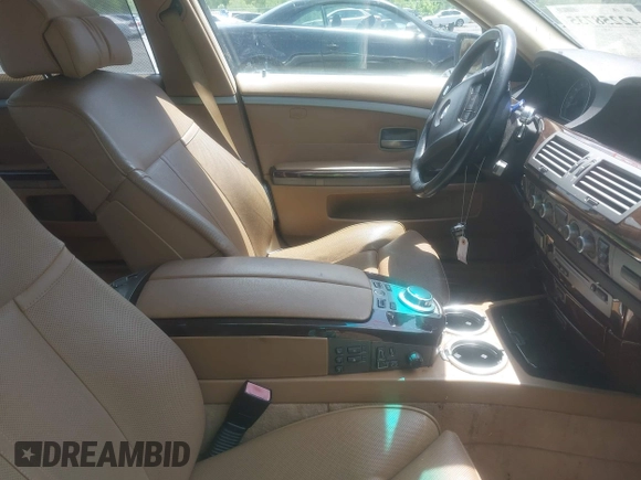 2008 BMW 7 Series 750Li with VIN WBAHN83548DT81010, listed as a IAAI auction lot 42258735 with Not provided miles and . Bid and sale history available at DreamBid. Image 5.