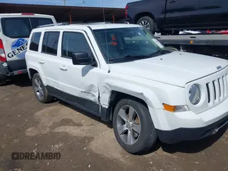 2017 Jeep Patriot High Altitude z VIN 1C4NJPFA1HD153258, wystawiony jako IAAI lot #41846706 z przebiegiem 57 048 mil mil oraz . Historia ofert i sprzedaży dostępna na DreamBid. Obrazek 6.