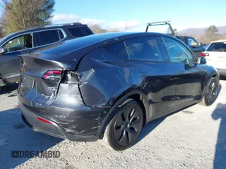 2024 Tesla Model Y Long Range with VIN 7SAYGDEE7RF199673, listed as a IAAI auction lot 41263305 with 3,137 mi miles and . Bid and sale history available at DreamBid. Image 6.