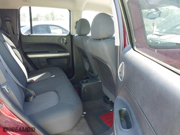 2008 Chevrolet HHR LS with VIN 3GNCA13D48S680771, listed as a IAAI auction lot 40456902 with 111,478 mi miles. Bid and sale history available at carsss.com. Image 8.
