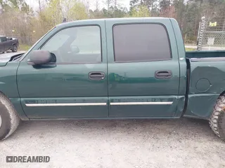 2006 Chevrolet Silverado 1500 LT2 with VIN 2GCEC13Z761319227, listed as a IAAI auction lot 41791080 with 302,075 mi miles. Bid and sale history available at carsss.com. Image 13.