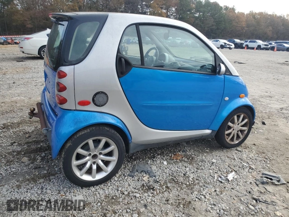 2006 Smart fortwo with VIN WME4503321J273497, listed as a Copart auction lot 83279784 with 51,749 mi miles and Non Repairable. Bid and sale history available at DreamBid. Image 3.