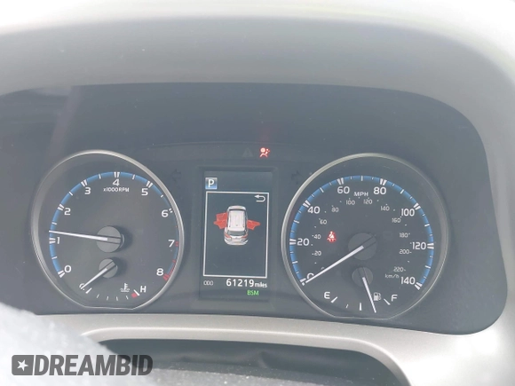 2018 Toyota RAV4 XLE with VIN 2T3RFREV9JW746782, listed as a IAAI auction lot 42065755 with 61,219 mi miles. Bid and sale history available at carsss.com. Image 7.