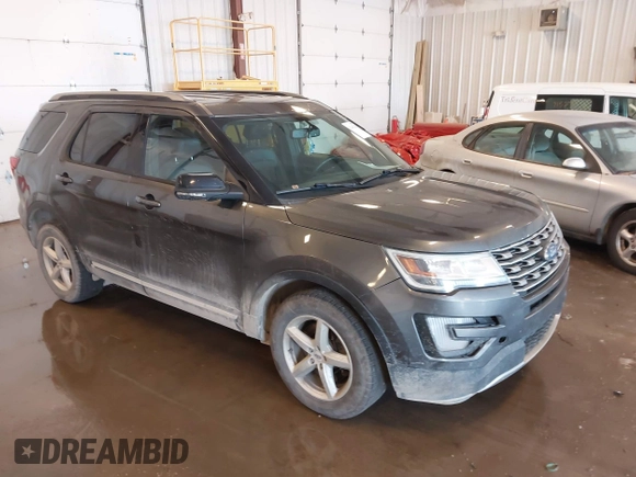 2017 Ford Explorer XLT z VIN 1FM5K8D80HGD83712, wystawiony jako IAAI lot #42442129 z przebiegiem 196 825 mil mil oraz . Historia ofert i sprzedaży dostępna na DreamBid. Obrazek 1.