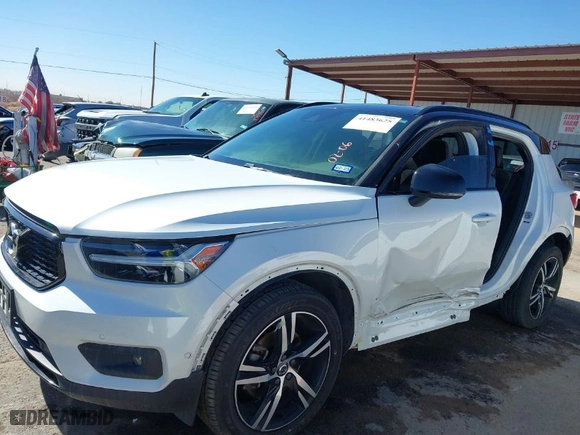 2019 Volvo XC40 R-Design with VIN YV4162UM3K2067773, listed as a IAAI auction lot 41483625 with 57,253 mi miles. Bid and sale history available at carsss.com. Image 6.