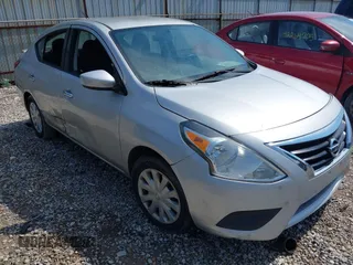 2016 Nissan Versa S z VIN 3N1CN7AP3GL885717, wystawiony jako IAAI lot #42283825 z przebiegiem 233 517 mil mil oraz . Historia ofert i sprzedaży dostępna na DreamBid. Obrazek 1.