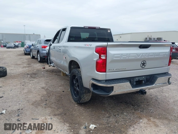 2020 Chevrolet Silverado 1500 LT with VIN 1GCRYDEDXLZ200399, listed as a IAAI auction lot 41320534 with 98,895 mi miles. Bid and sale history available at carsss.com. Image 3.