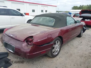 2004 Ford Thunderbird Deluxe z VIN 1FAHP60A24Y104500, wystawiony jako IAAI lot #41952791 z przebiegiem 100 795 mil mil oraz . Historia ofert i sprzedaży dostępna na DreamBid. Obrazek 4.