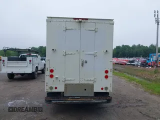 2016 Ford F-250 XL с VIN 1FDBF2B60GED17578, выставлен на аукционе IAAI как лот 42436937 с пробегом 404 746 миль миль и . История ставок и продаж доступна на DreamBid. Изображение 16.