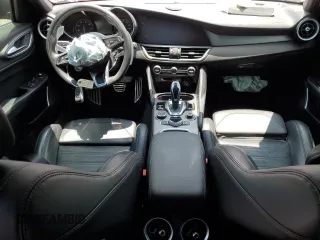 2020 Alfa Romeo Giulia Ti Sport z VIN ZARFAMBN9L7638983, wystawiony jako Copart lot #58692915 z przebiegiem Nie podano mil oraz Nie do naprawy • Non repairable. Historia ofert i sprzedaży dostępna na DreamBid. Obrazek 8.