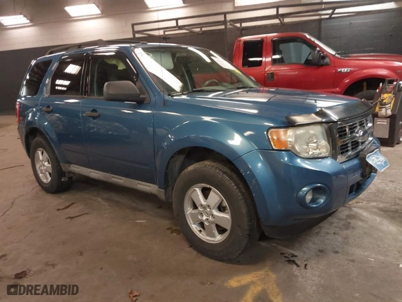 2009 Ford Escape XLT with VIN 1FMCU93G99KB70918, listed as a IAAI auction lot 41942399 with 141,158 mi miles. Bid and sale history available at carsss.com. Image 1.
