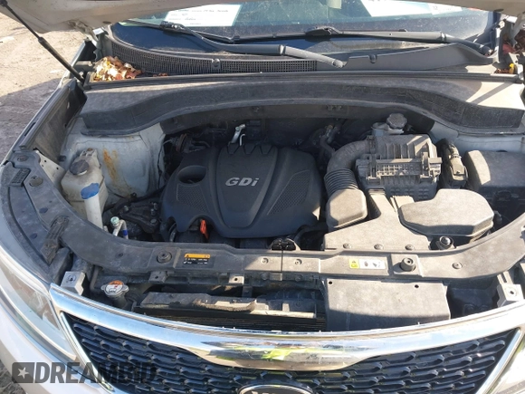 2015 Kia Sorento LX with VIN 5XYKTCA66FG572715, listed as a IAAI auction lot 41995613 with 142,160 mi miles. Bid and sale history available at carsss.com. Image 10.