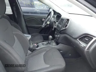 2019 Jeep Cherokee Latitude with VIN 1C4PJMCX7KD230450, listed as a IAAI auction lot 41474709 with 172,684 mi miles. Bid and sale history available at carsss.com. Image 5.