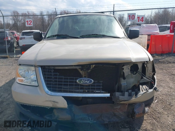 2004 Ford Expedition Special Service with VIN 1FMPU15L54LB89983, listed as a IAAI auction lot 41834577 with 193,819 mi miles. Bid and sale history available at carsss.com. Image 13.