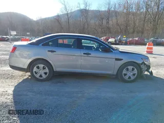 2015 Ford Police Interceptor z VIN 1FAHP2MK8FG162227, wystawiony jako IAAI lot #41457221 z przebiegiem 154 765 mil mil oraz . Historia ofert i sprzedaży dostępna na DreamBid. Obrazek 13.