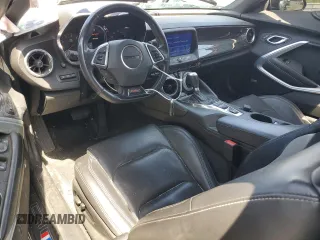 2020 Chevrolet Camaro 2SS z VIN 1G1FH1R70L0117597, wystawiony jako Copart lot #53777965 z przebiegiem 79 711 mil mil oraz Szkoda całkowita • Salvage title. Historia ofert i sprzedaży dostępna na DreamBid. Obrazek 8.