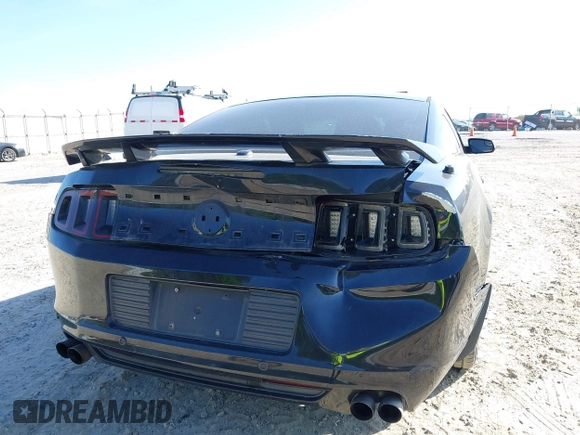 2013 Ford Mustang GT z VIN 1ZVBP8CF2D5284157, wystawiony jako IAAI lot #42050829 z przebiegiem 147 221 mil mil oraz . Historia ofert i sprzedaży dostępna na DreamBid. Obrazek 6.
