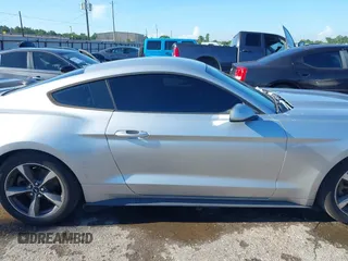 2015 Ford Mustang V6 z VIN 1FA6P8AM8F5369227, wystawiony jako IAAI lot #42607851 z przebiegiem 135 428 mil mil oraz . Historia ofert i sprzedaży dostępna na DreamBid. Obrazek 13.