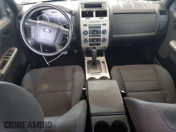 2011 Ford Escape XLT z VIN 1FMCU9D79BKB11405, wystawiony jako Copart lot #63095365 z przebiegiem Nie podano mil oraz Czysty tytuł • Clean title. Historia ofert i sprzedaży dostępna na DreamBid. Obrazek 8.