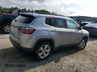 2019 Jeep Compass Latitude with VIN 3C4NJCBB5KT851039, listed as a Copart auction lot 58818155 with 118,961 mi miles and Clean title. Bid and sale history available at DreamBid. Image 3.