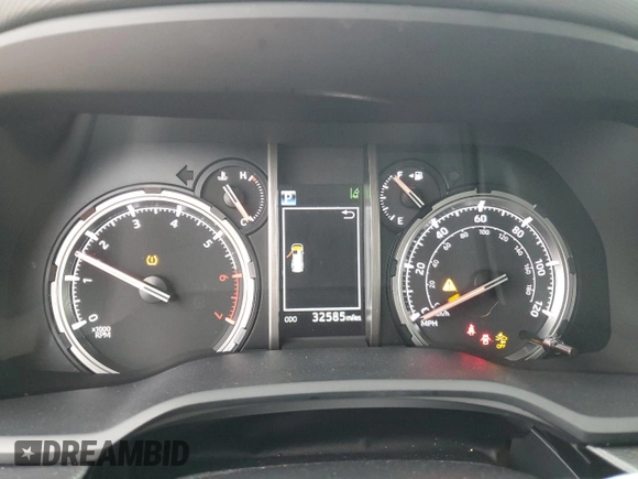 2022 Toyota 4Runner TRD Sport with VIN JTEAU5JR8N5275849, listed as a Copart auction lot 44890675 with 32,585 mi miles and Clean title. Bid and sale history available at DreamBid. Image 9.