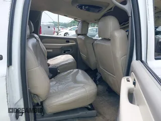 2002 GMC Yukon XL SLT z VIN 1GKEC16Z42J136352, wystawiony jako IAAI lot #42300333 z przebiegiem 212 362 mil mil oraz . Historia ofert i sprzedaży dostępna na DreamBid. Obrazek 8.