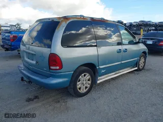 1997 Dodge Caravan SE with VIN 1B4GP45R2VB306392, listed as a IAAI auction lot 41831324 with 1 mi miles. Bid and sale history available at carsss.com. Image 4.