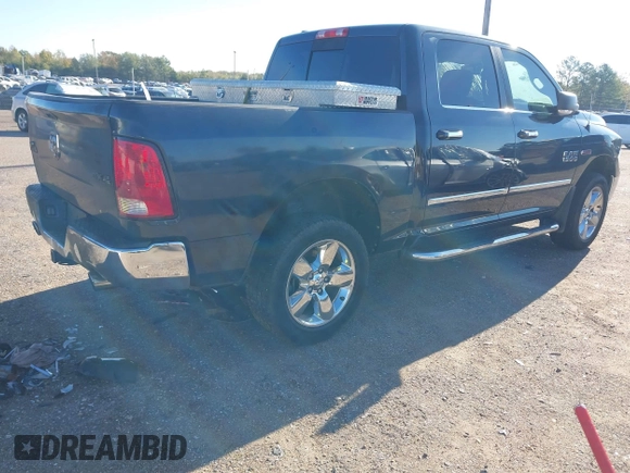 2015 Ram 1500 Big Horn z VIN 1C6RR7LM5FS536922, wystawiony jako IAAI lot #40868318 z przebiegiem 153 468 mil mil oraz . Historia ofert i sprzedaży dostępna na DreamBid. Obrazek 4.
