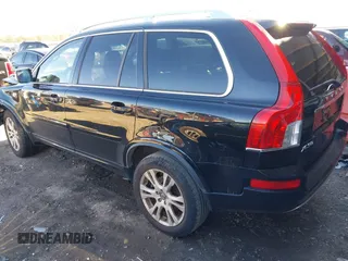 2013 Volvo XC90 Premier Plus z VIN YV4952CY6D1667612, wystawiony jako IAAI lot #40853303 z przebiegiem 104 750 mil mil oraz . Historia ofert i sprzedaży dostępna na DreamBid. Obrazek 3.