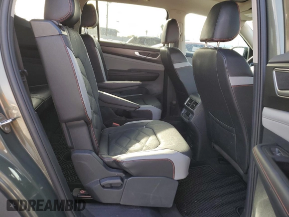 2024 Volkswagen Atlas Peak Edition SEL z VIN 1V2GR2CA3RC544569, wystawiony jako Copart lot #86591324 z przebiegiem 4 256 mil mil oraz Szkoda całkowita • Salvage title. Historia ofert i sprzedaży dostępna na DreamBid. Obrazek 11.