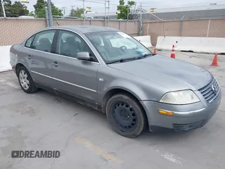 2003 Volkswagen Passat GLX z VIN WVWRH63B93P193731, wystawiony jako IAAI lot #42088975 z przebiegiem 161 888 mil mil oraz . Historia ofert i sprzedaży dostępna na DreamBid. Obrazek 1.