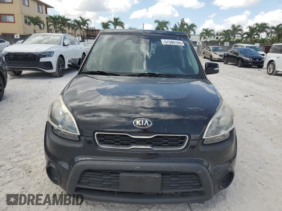 2013 Kia Soul + z VIN KNDJT2A64D7534190, wystawiony jako Copart lot #57586195 z przebiegiem Nie podano mil oraz Szkoda całkowita • Salvage title. Historia ofert i sprzedaży dostępna na DreamBid. Obrazek 5.