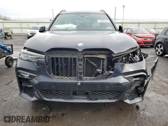 2020 BMW X7 xDrive40i with VIN 5UXCW2C09L9B77747, listed as a Copart auction lot 42697335 with 0 mi miles and Salvage Title. Bid and sale history available at carsss.com. Image 5.