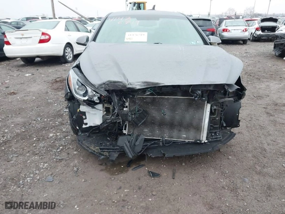 2019 Hyundai Sonata Sport with VIN 5NPE34AF2KH809108, listed as a IAAI auction lot 41476719 with 111,041 mi miles. Bid and sale history available at carsss.com. Image 6.